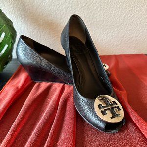 Tory Burch Wedge Peep Toe Pump in 7.5